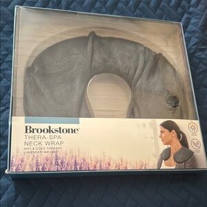 Brookstone NIB Thera Spa Neck Wrap Hot/Cold Lavender Infused Sealed in Box Grey